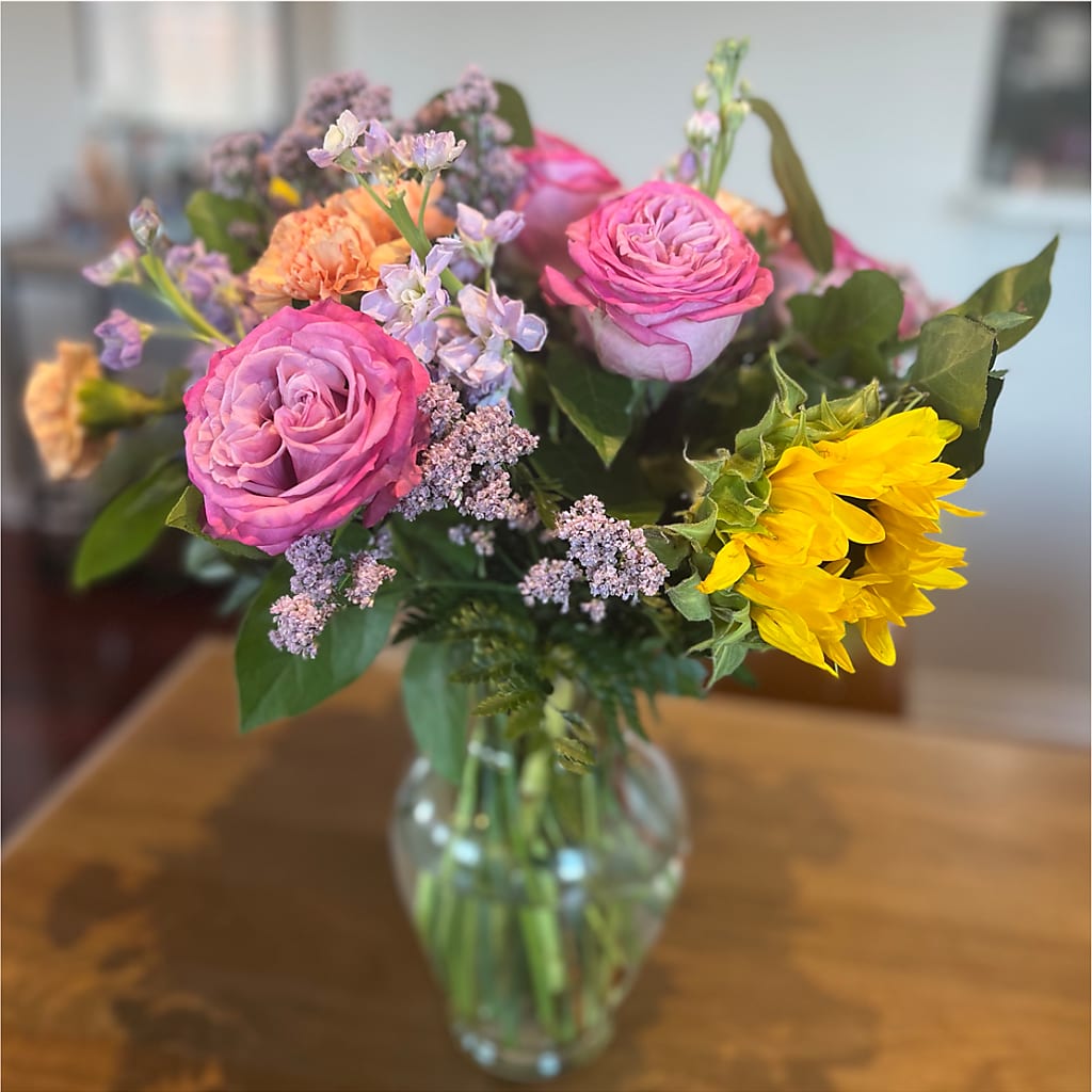 Yellow Brick Road Bouquet –  La Petite Florist And Gifts, Brea CA