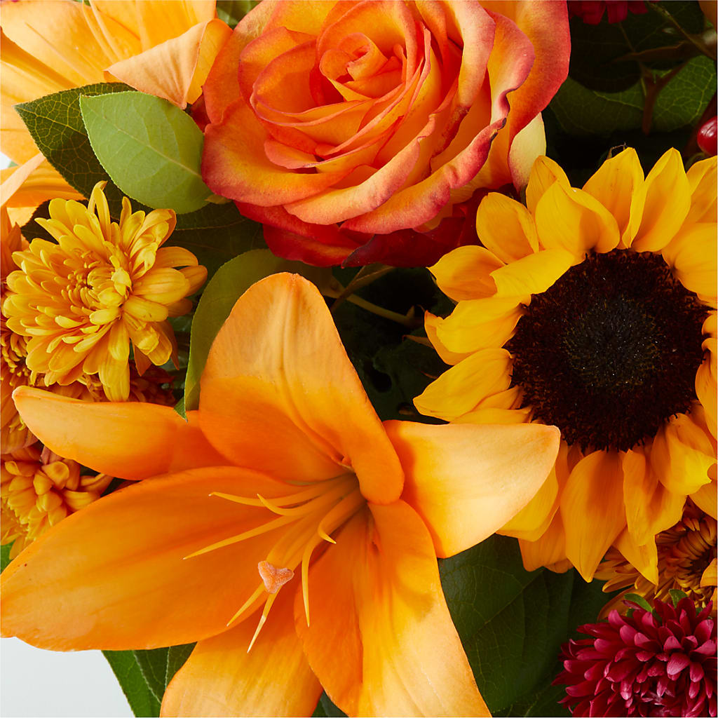 Grateful Centerpiece –  La Petite Florist And Gifts, Brea CA